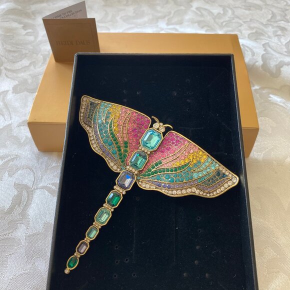 Heidi Daus Goddess of Creativity Brooch - Picture 10 of 10